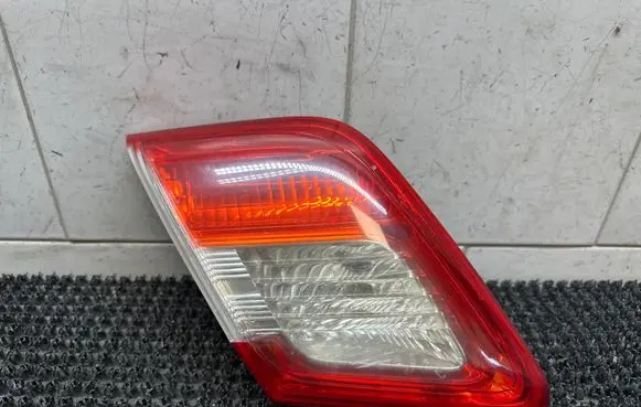 Toyota Camry Tailgate rear/tail lights 8159006370