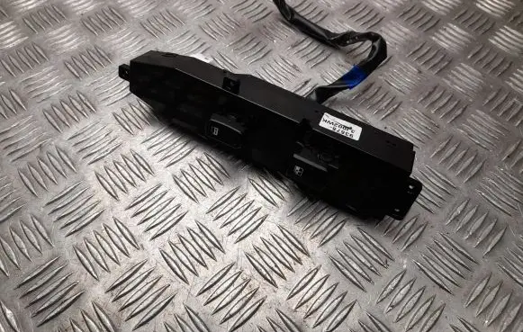 Hyundai ix 55 Electric window control switch 935753J002