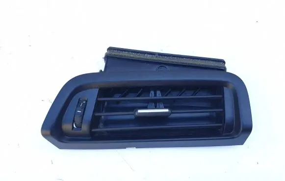 Rear air vent grill