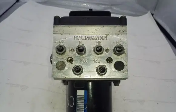 Volkswagen PASSAT CC ABS Pump 3C0614109T 16705910 16705710K