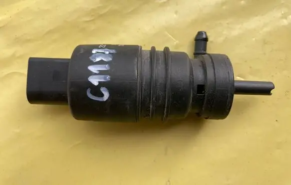 Mercedes-Benz C W204 Windscreen/windshield washer pump A2218690121