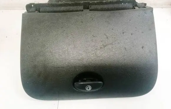Citroen C5 Glove box