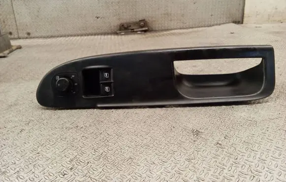 Volkswagen PASSAT B6 Front door window switch trim 3C1867171C