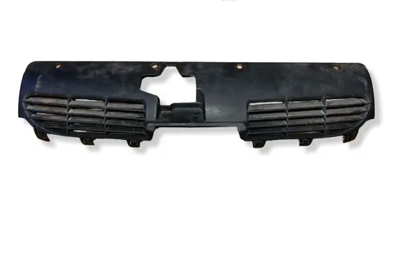 Peugeot 206 Front bumper upper radiator grill 131401