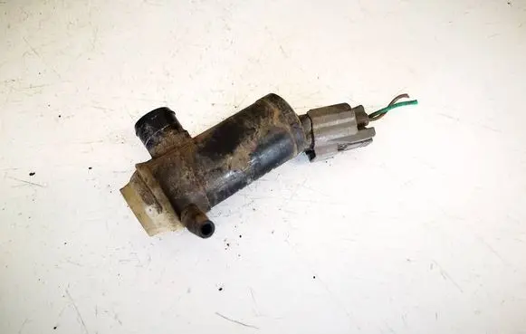 Subaru Legacy Windscreen/windshield washer pump
