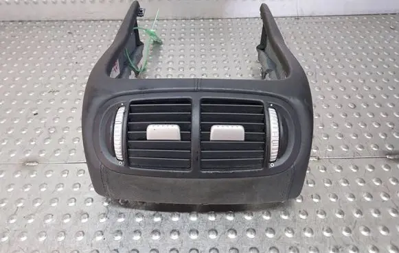 Porsche Cayenne (9PA) Rear air vent grill S18031083 7L5819203C