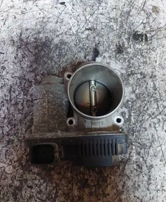 Nissan Primera Throttle valve SERA57601