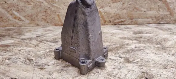 Mercedes-Benz SLK R172 Engine mounting bracket A2712232504
