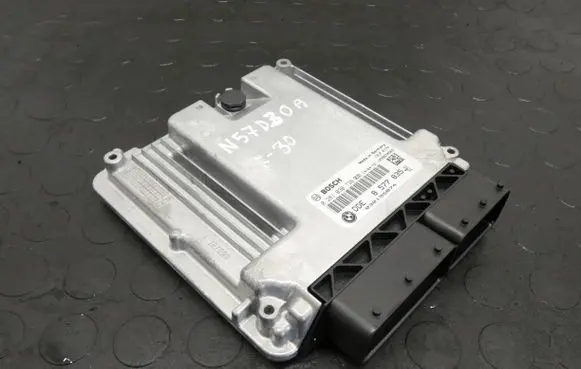 BMW 3 F30 F35 F31 Engine control unit/module 0281030736 8577835