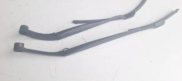 Front wiper blade arm