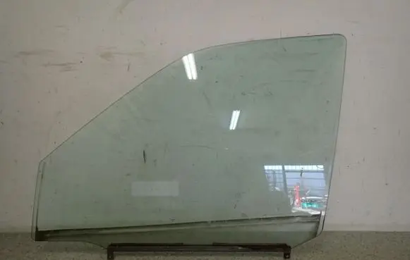 Suzuki Ignis Sliding door window/glass