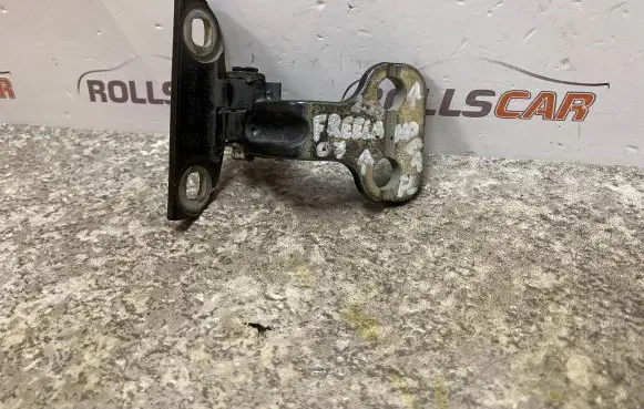 Land Rover Freelander 2 - LR2 Front door upper hinge 6H52228A67AF