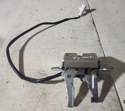 Toyota Yaris Loading door lock 
