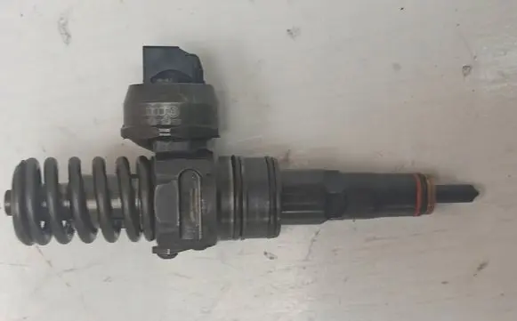 Skoda Superb B5 (3U) Fuel injector