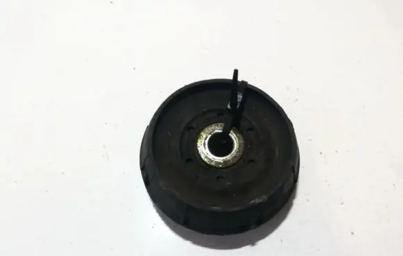 Renault Clio II Coil spring mount 