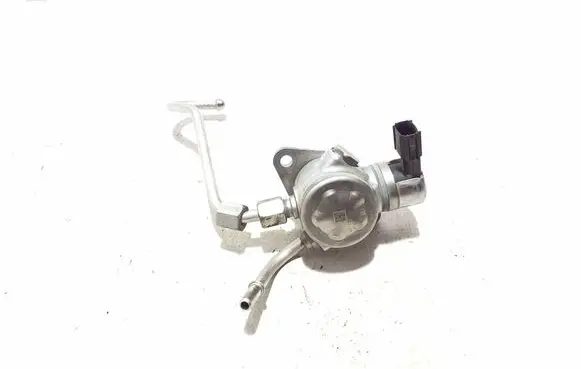 Volvo S60 Fuel injection high pressure pump 31437903