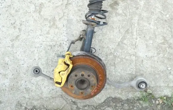 BMW 1 E82 E88 Front wheel hub spindle knuckle