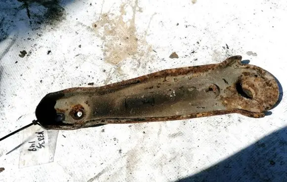 Volvo S60 Engine mounting bracket