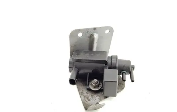 BMW 1 E81 E87 Turbo solenoid valve 70206301 7805391