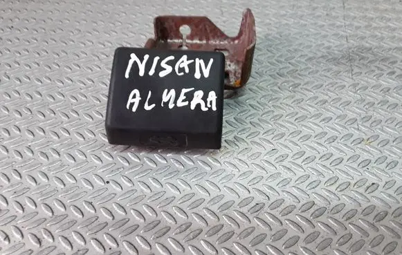 Nissan Almera Tino Engine bonnet (hood) release handle