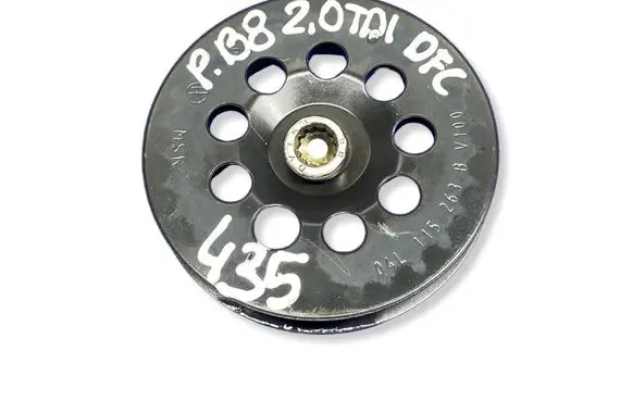 Volkswagen PASSAT B8 Oil pump 04L115263B