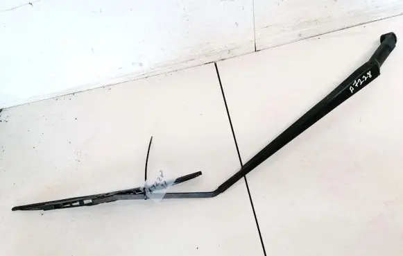 Toyota Avensis Verso Front wiper blade arm