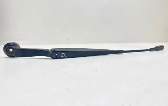 Ford Fusion II Windshield/front glass wiper blade DS7317B589AC