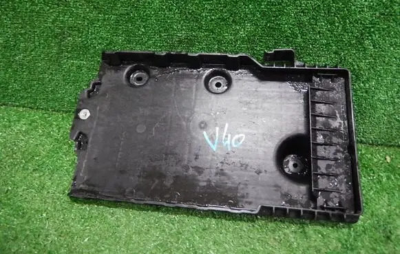 Volvo V40 Battery tray 