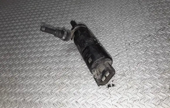 Saab 9-5 Windscreen/windshield washer pump 13157637