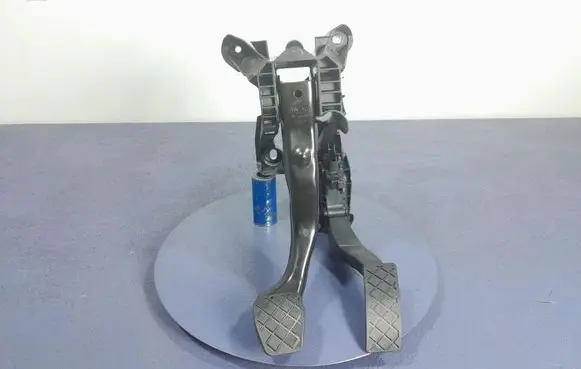Skoda Octavia 985 Accelerator throttle pedal 3WA723503