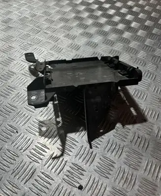 Audi A4 S4 B9 Engine control unit holder 8W0907647A