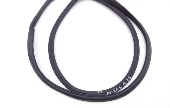 Opel Astra K Front door rubber seal 39071818