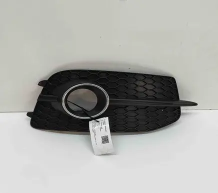 Audi Q3 8U Front grill 8U0807682D