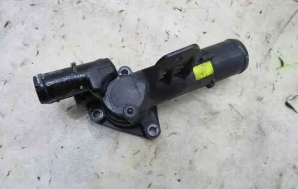 Nissan Qashqai Thermostat housing KRIS235789