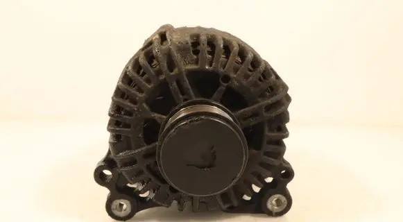 Skoda Octavia Mk2 (1Z) Generator/alternator 06F903023C