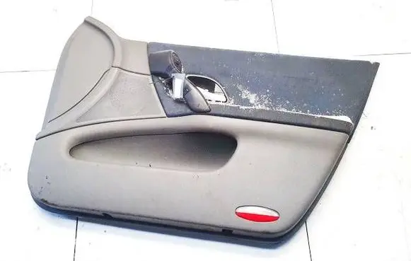 Renault Laguna II Front door card panel trim 820000082