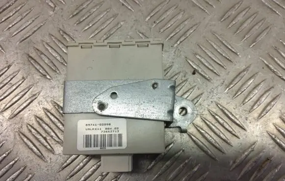 Toyota Corolla E120 E130 Door control unit/module 89741-02050
