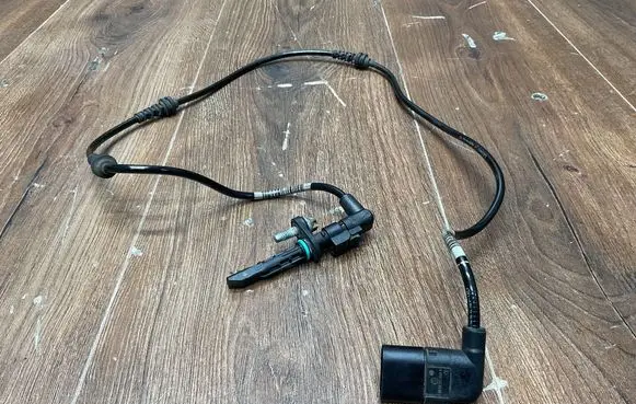 Mercedes-Benz E W213 ABS brake wheel speed sensor A2135405800 A2135403605