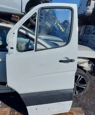 Mercedes-Benz Sprinter W906 Front door 