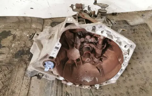Toyota Aygo AB10 Manual 5 speed gearbox 20tt01 1152228
