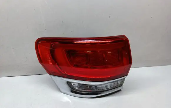 Jeep Grand Cherokee Rear/tail lights P68110001AE
