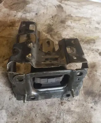 Opel Crossland X Gearbox mount 9801521580