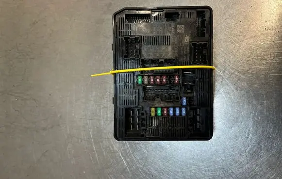Renault Trafic III (X82) Fuse box set 