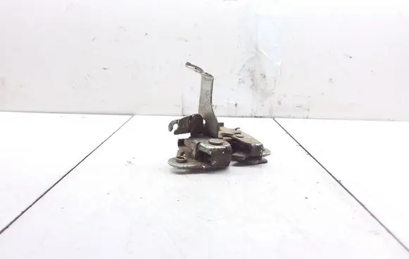 Toyota Hilux (AN10, AN20, AN30) Tailgate lock latch 