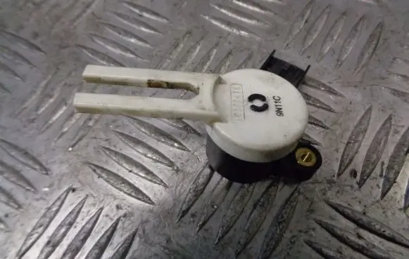 Opel Insignia A Brake pedal sensor switch 10366474