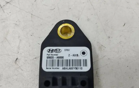 Hyundai i30 Airbag deployment crash/impact sensor 95920A6000 A6HLA6EY50110