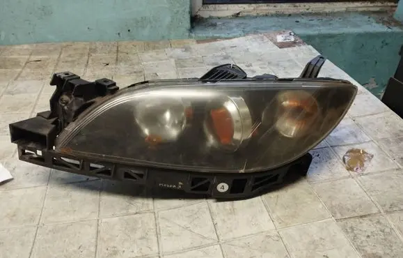 Mazda 3 I Headlight/headlamp BN8V50161