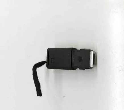 Peugeot 2008 II USB socket connector 98217039DX 9824334377