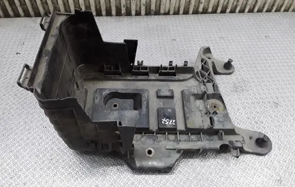 Volkswagen Golf V Battery tray 1K0915333C