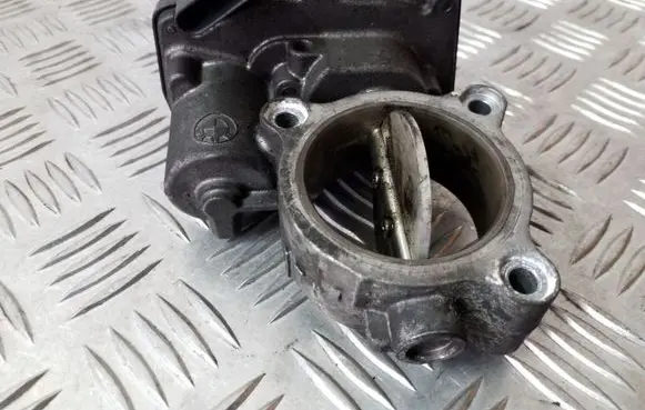 BMW 5 F10 F11 Throttle valve 7810752